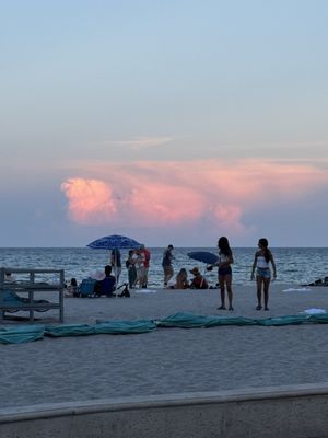 Hollywood Beach by null