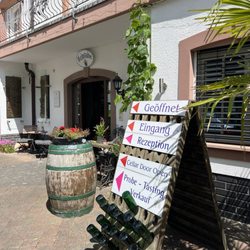 Weingut Lehnert-Veit - Courtyard