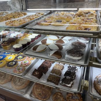 Royal Pastry Shop - Bakeries Near Me - Cambridge, Massachusetts