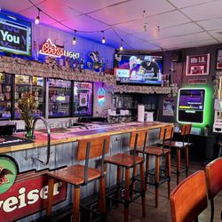 Shortstop Inn - Bar seating