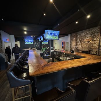 The W Tavern - the bar and seating area - New American Near Me - Willow Grove, Pennsylvania