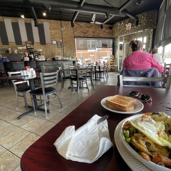 Brookfield Breakfast - Inside - Breakfast & Brunch Near Me - Brookfield, Illinois