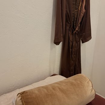 Sen Wellness House - Yoga Near Me - Sacramento, California Sen Wellness House - Yoga Near Me - Sacramento, California