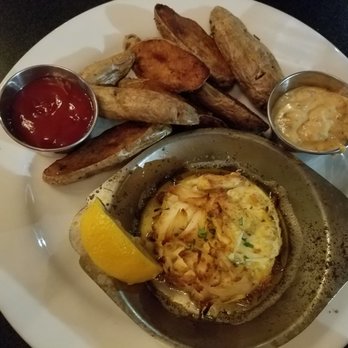Rockfish Public House - Crab cake and potatoe fingerlings - Seafood Near Me - York, Pennsylvania Rockfish Public House - Crab cake and potatoe fingerlings - Seafood Near Me - York, Pennsylvania