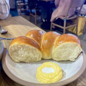 Ernest - Parker house rolls - New American Near Me - San Francisco, California
