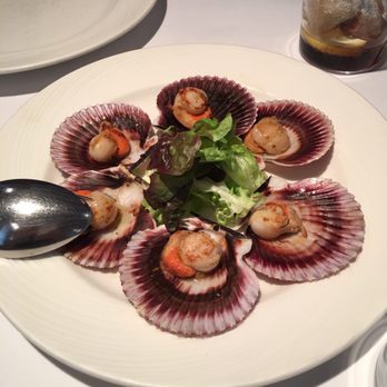 Can Majó - Scallops made for a fantastic appetizer. - Spanish Near Me - Barcelona, B Can Majó - Scallops made for a fantastic appetizer. - Spanish Near Me - Barcelona, B