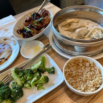 dan modern chinese - Broccoli and garlic. Three cup chicken. Steamed pork and shrimp dumplings. Brown rice. - Chinese Near Me - Manhattan Beach, California dan modern chinese - Broccoli and garlic. Three cup chicken. Steamed pork and shrimp dumplings. Brown rice. - Chinese Near Me - Manhattan Beach, California