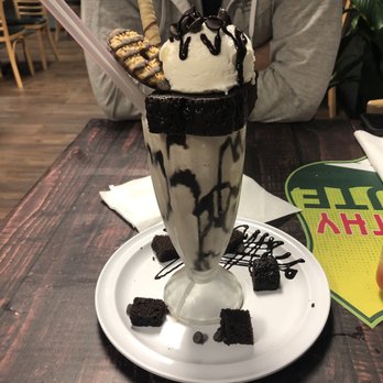 Freshty route 305 - Salad Near Me - Miami, Florida
