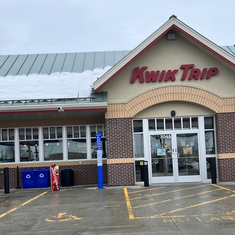 Kwik Trip -  the front of the store - Gas Stations Near Me - Centerville, Minnesota