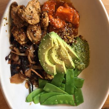 True Food Kitchen - Ancient grains with chicken - New American Near Me - Chicago, Illinois