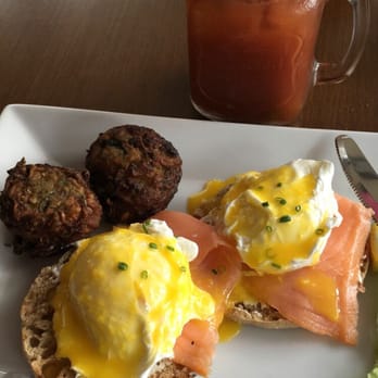Blue Daisy - Salmon Benedict with Zucchini Hash Browns. - Creperies Near Me - Santa Monica, California Blue Daisy - Salmon Benedict with Zucchini Hash Browns. - Creperies Near Me - Santa Monica, California