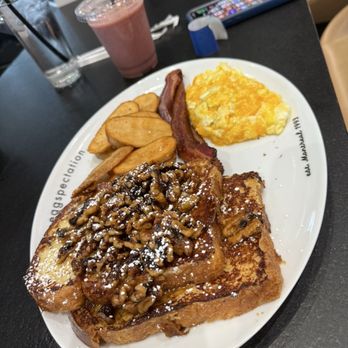 Eggspectation - Nashville - Walnut french toast - American Near Me - Nashville, Tennessee