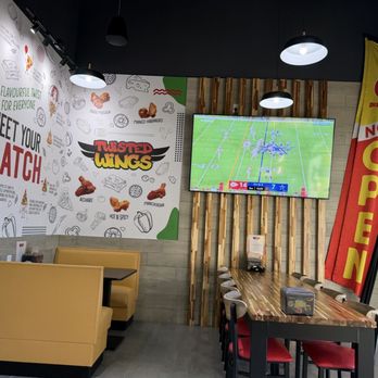 Pizza Twist - Dining area - Pizza Near Me - Cypress, Texas