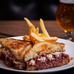 A.T. O'Keeffe's - The BEST Reuben in Boston!