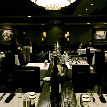 Morton's The Steakhouse - Swanky - Steakhouses Near Me - Honolulu, Hawaii