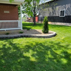 S&H Landscaping - Flowerbed contrstruction with retaingwall bricks