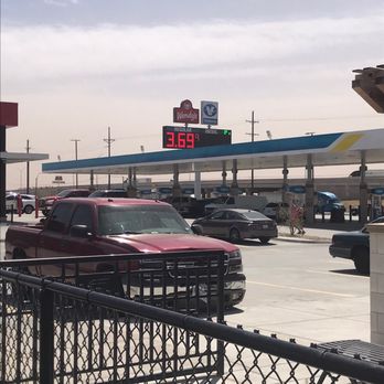 Wendy's - a gas station with cars parked in the lot - Fast Food Near Me - Amarillo, Texas Wendy's - a gas station with cars parked in the lot - Fast Food Near Me - Amarillo, Texas