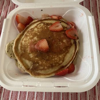 Fat Mama'z - Pancakes with strawberries - Food Trucks Near Me - Jacksonville, Florida