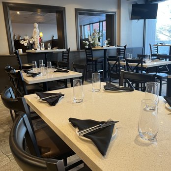 Ciao Bella - Bar Seating - Italian Near Me - Port Perry, Ontario Ciao Bella - Bar Seating - Italian Near Me - Port Perry, Ontario