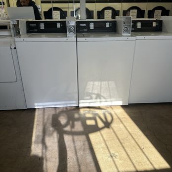 Wave Laundry - Not open 24/7, but almost! - Laundromat Near Me - Tucson, Arizona Wave Laundry - Not open 24/7, but almost! - Laundromat Near Me - Tucson, Arizona