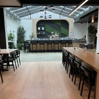Noble Thai - Seating - Thai Near Me - Chicago, Illinois