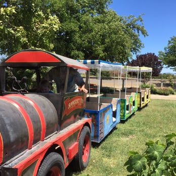 Summerset Farm - Cute little train - Farmers Market Near Me - Santa Ynez, California Summerset Farm - Cute little train - Farmers Market Near Me - Santa Ynez, California