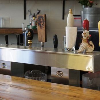 Alexandraplatz - Beer taps - Bars Near Me - Montreal, Quebec