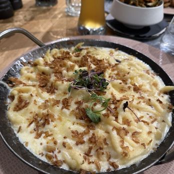 Mountain Hub Social Dining - Spaetzle - International Near Me - München-Flughafen, BY