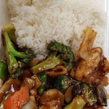 Capital Szechuan - Chicken with Chinese vegetables lunch special for $6.05 - Szechuan Near Me - Washington, DC, District of Columbia