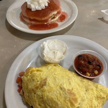 Cinnamon's Restaurant - Fiesta omelette - Pancakes Near Me - Kailua, Hawaii Cinnamon's Restaurant - Fiesta omelette - Pancakes Near Me - Kailua, Hawaii