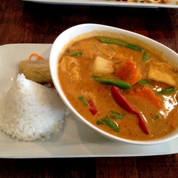 Yummy Thai - Lunch Special Panang Curry (tofu) $6.95: smallest portion of rice...EVER. Had to order a side rice for $1 extra. - Thai Near Me - New York, New York