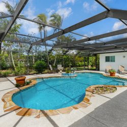 Splash & Sparkle Pool Care