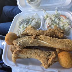 The Fish House - 5 piece buffalo rib plate