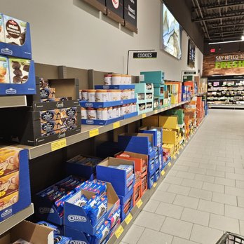 ALDI - a grocery store aisle filled with food - Grocery Near Me - Plantation, Florida ALDI - a grocery store aisle filled with food - Grocery Near Me - Plantation, Florida
