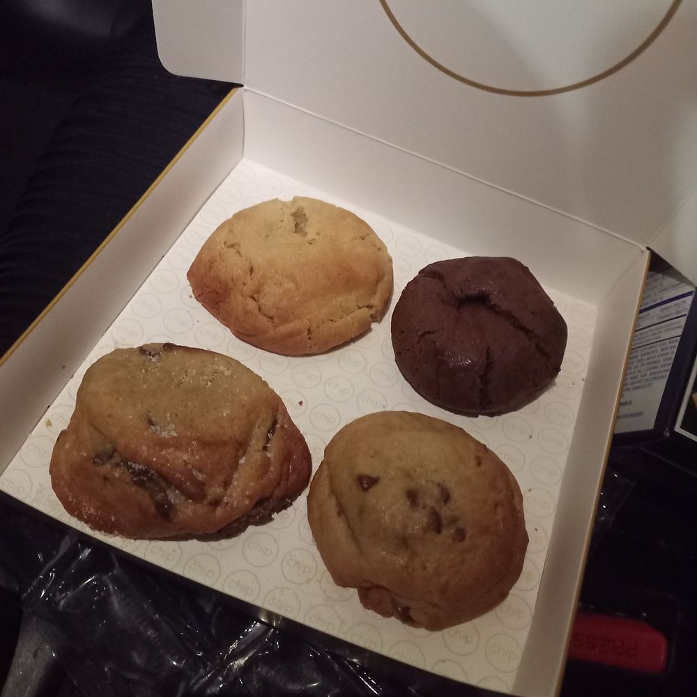 Boneless, Choco, og, sea salt chocolate chip Boneless, Choco, og, sea salt chocolate chip