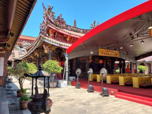 Dalongdong Baoan Temple by null