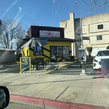 Juicy Burger 2 - The outside. Blink and you miss it. - Burgers Near Me - Fresno, California