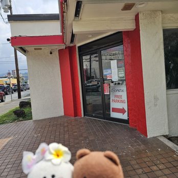 Chopstix - Entrance... he opened a few minutes after 10:30am - Cantonese Near Me - Honolulu, Hawaii