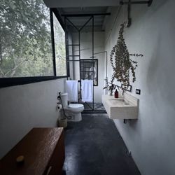 Botica Spa - Shower area