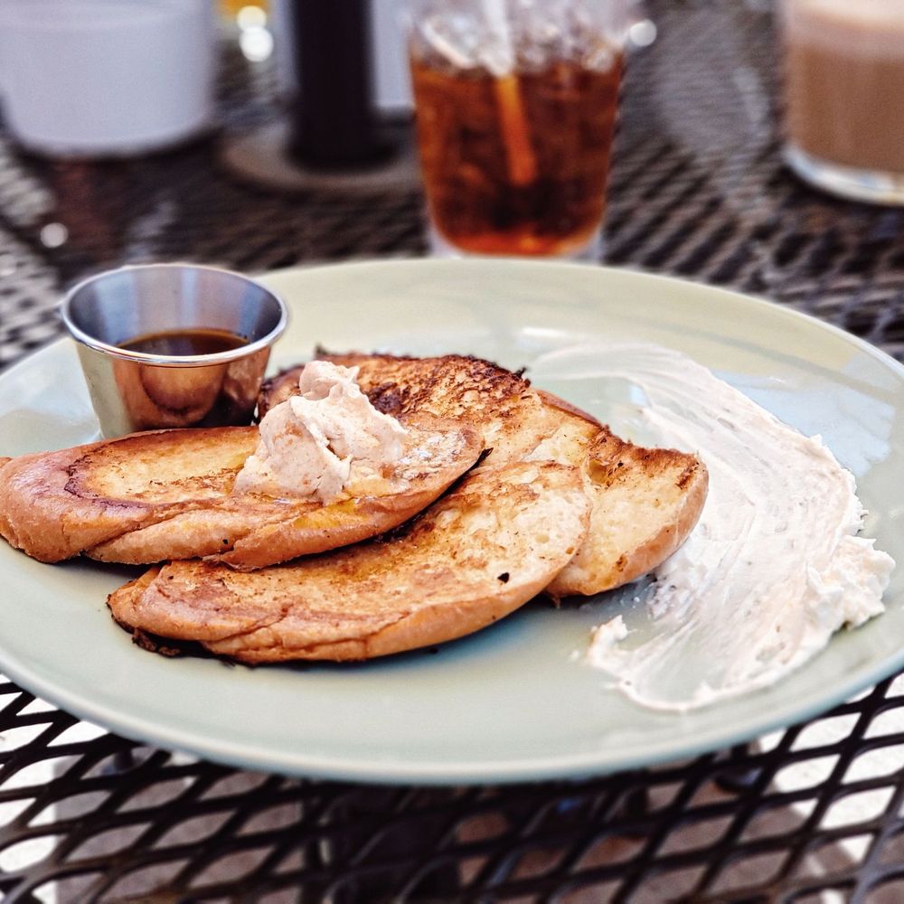 The Best 10 Breakfast Brunch Spots near MSP Airport Terminal 2