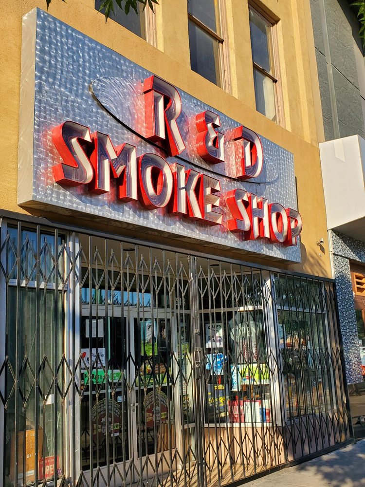 R & D Smoke Shop, Albuquerque Roadtrippers