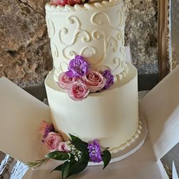 Erica's frosting frenzy cake! So good