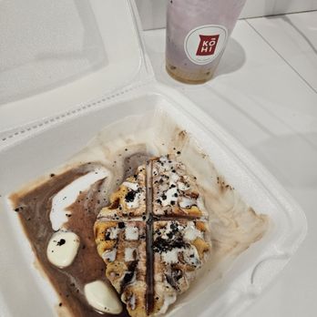 Kohi - Cookies n cream croffle and ube latte - Cafes Near Me - Las Vegas, Nevada Kohi - Cookies n cream croffle and ube latte - Cafes Near Me - Las Vegas, Nevada
