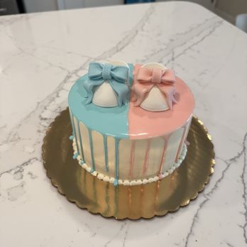 Crème de la Cocoa - Gender Reveal Cake - Desserts Near Me - Saint Augustine, Florida