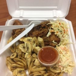 Tipico Sazon - Fried chicken and fried bananas.