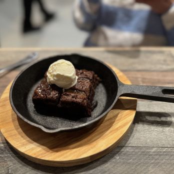 Azafran Restaurant - Brownie Skillet - Breakfast & Brunch Near Me - Camarillo, California Azafran Restaurant - Brownie Skillet - Breakfast & Brunch Near Me - Camarillo, California