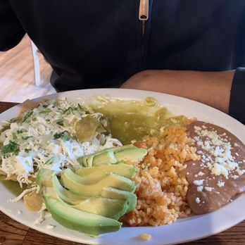 Lalos Grill Restaurant - Chilaquiles verdes con quesillo, frijoles y arroz.. - Mexican Near Me - Inglewood, California Lalos Grill Restaurant - Chilaquiles verdes con quesillo, frijoles y arroz.. - Mexican Near Me - Inglewood, California