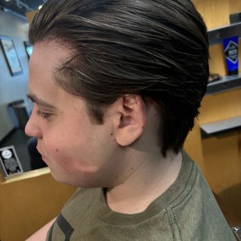 Weldon Barber - Hair service from long to short - Men's Hair Salons Near Me - Kirkland, Washington Weldon Barber - Hair service from long to short - Men's Hair Salons Near Me - Kirkland, Washington