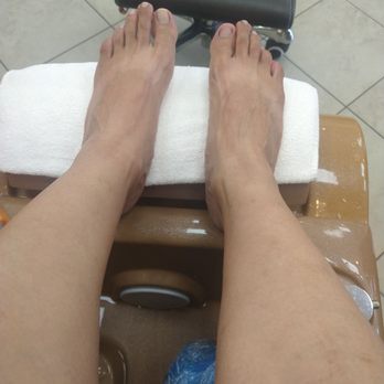 Valentines Nails Spa - Feet feel so good... Now there polish. We're going with orange with a - Nail Salons Near Me - San Diego, California