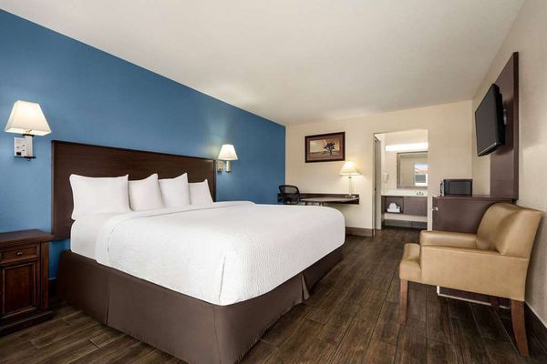 CLOSED - Red Roof Inn Kingman by null